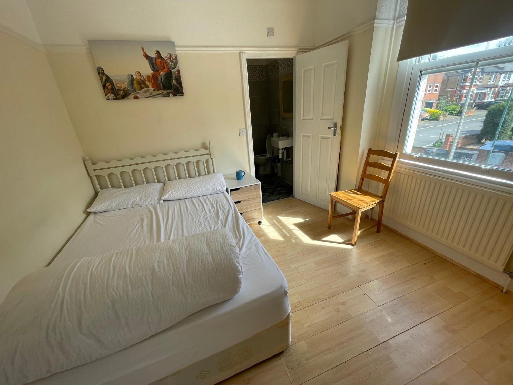 Room With Private Bathroom And Shared Kitchen Londra Exterior foto