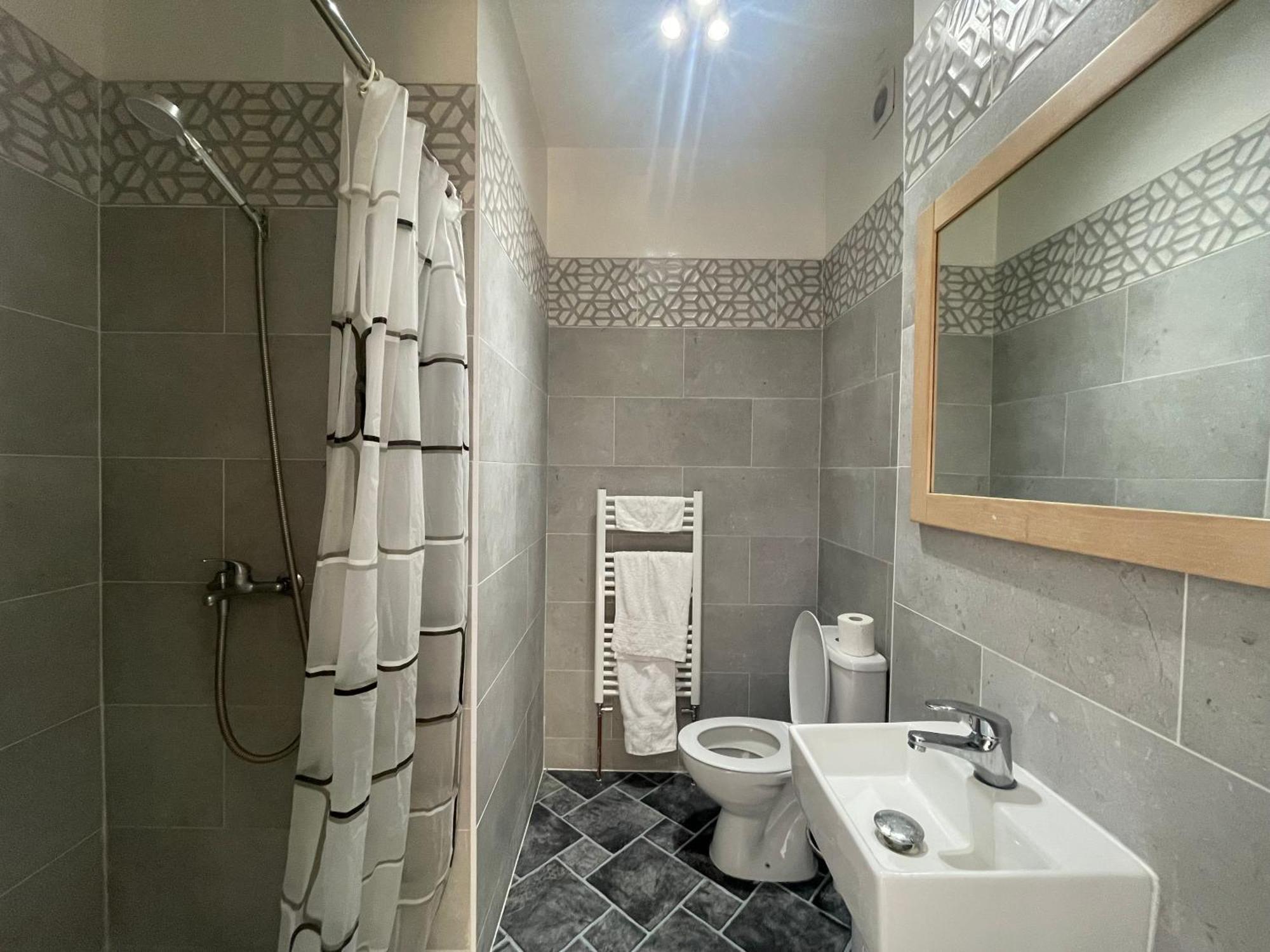 Room With Private Bathroom And Shared Kitchen Londra Exterior foto