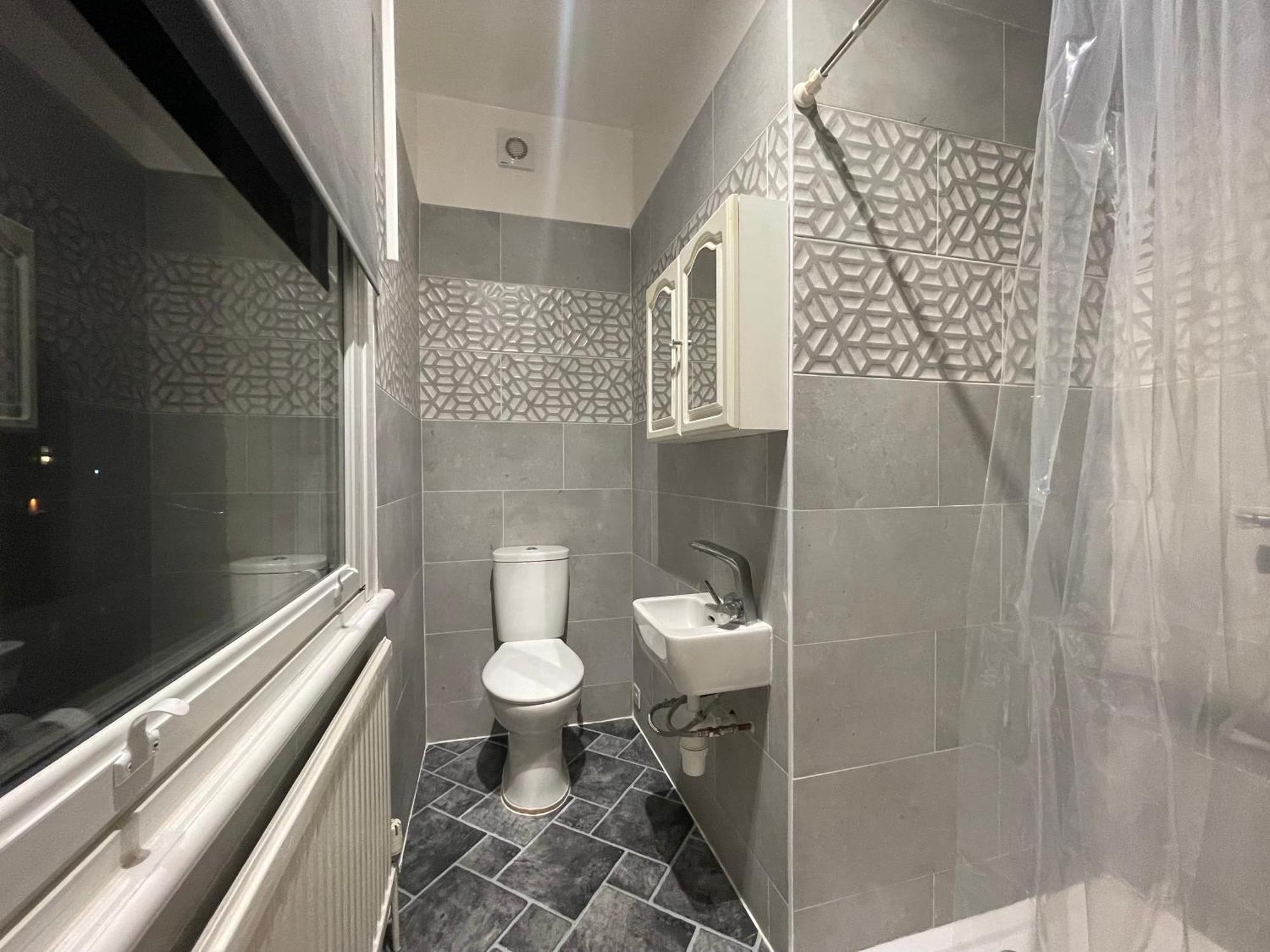 Room With Private Bathroom And Shared Kitchen Londra Exterior foto