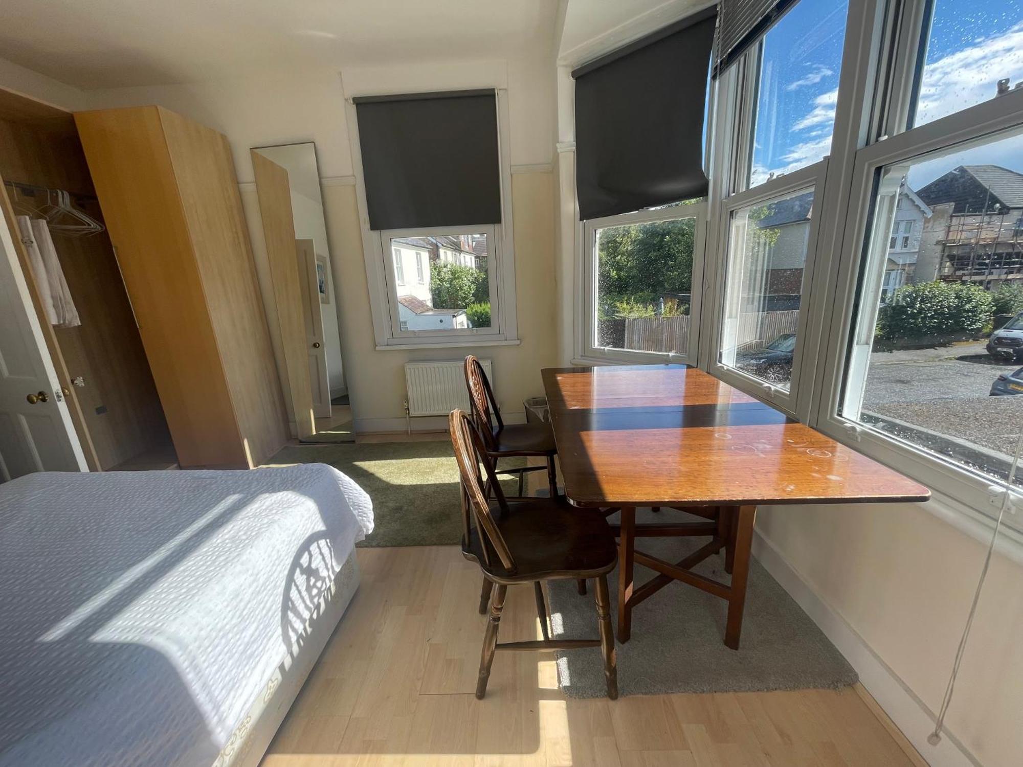Room With Private Bathroom And Shared Kitchen Londra Exterior foto